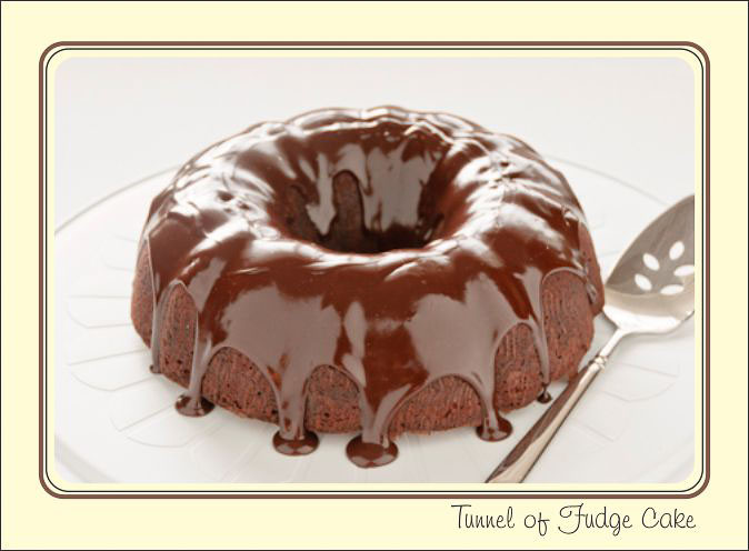 Tunnel_of_Fudge_Cake.jpg